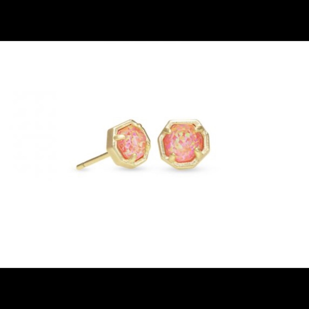 NWT kendra Scott Nola studs in coral opal